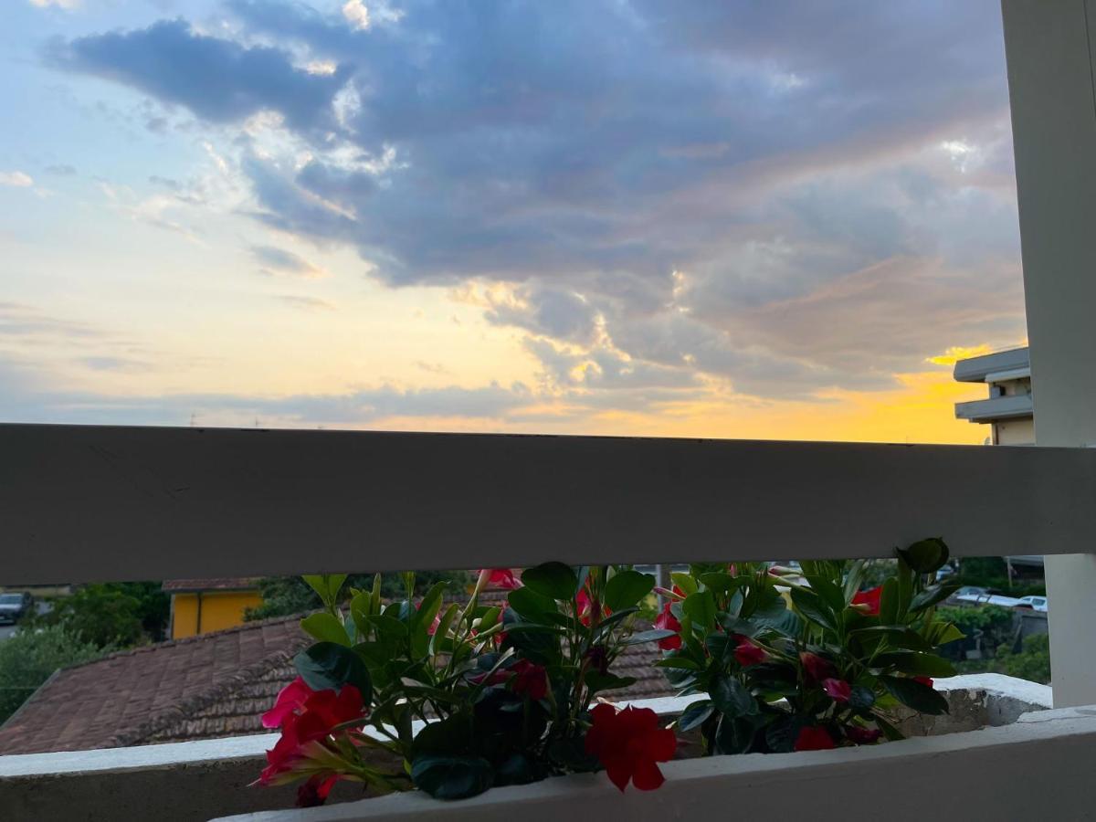 Appartamento Orizzonte Viareggio Buitenkant foto